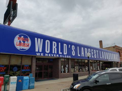 The World's Largest Laundromat Is In Illinois And It Has Free Coffee And Donuts