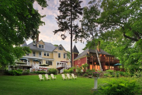 Experience Coastal Maine Like Never Before When You Stay At This Picturesque Inn