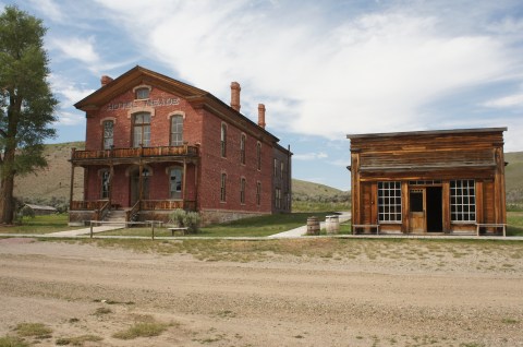 You'll Love Driving Through This Eerie Montana County Full Of Ghost Towns