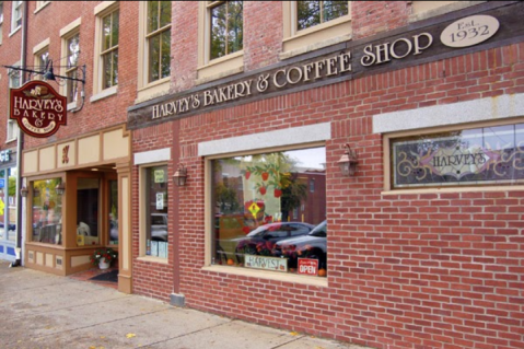 The Pies At This Historic Restaurant In New Hampshire Will Blow Your Taste Buds Away