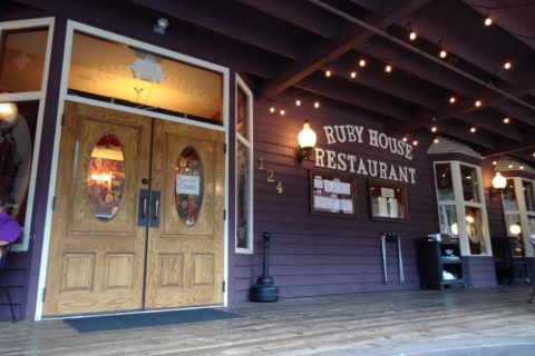 Dining At This South Dakota Restaurant Is Like Stepping Into A Time Machine