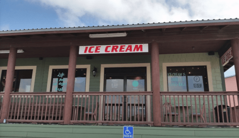 The Ice Cream Stuffed Donuts At This Alabama Ice Cream Shop Are All You've Ever Dreamed Of And More