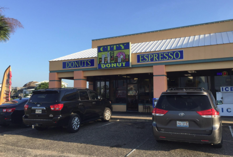 This Underrated Shop Serves Up The Most Mouthwatering Donuts In All Of Alabama