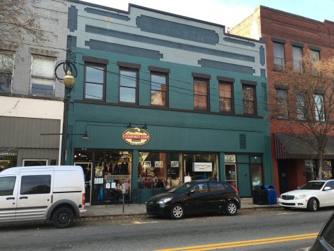 You're Sure To Love This North Carolina Restaurant Dedicated Just To Potato Chips