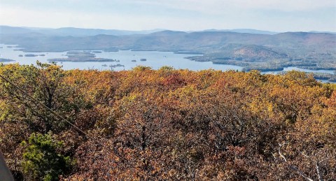 The Awesome Hike That Will Take You To The Most Spectacular Fall Foliage In New Hampshire