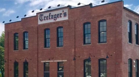 This 150-Year-Old Bakery In Illinois Can Make Cake Look Like Anything