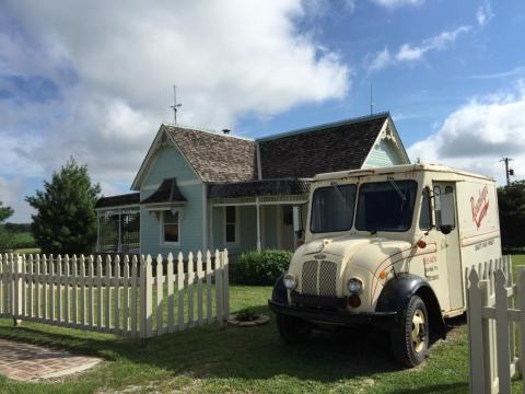 The Missouri Ghost Town That's Perfect For An Autumn Day Trip