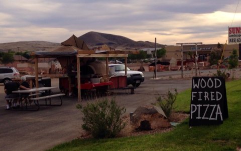 This Roadside Pizza Wagon In Utah Will Make Your Tastebuds Do A Victory Lap