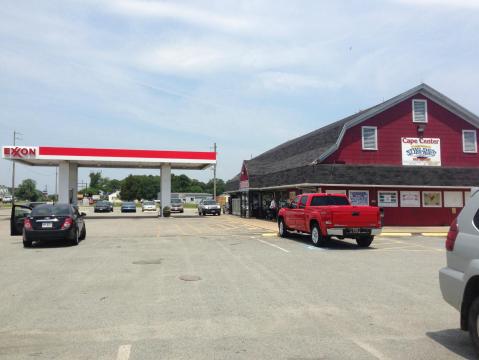 Some Of The Best Crab Cakes In Virginia Are Hiding Inside This Unsuspecting Gas Station