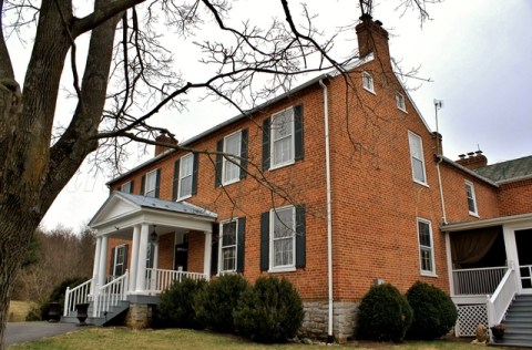 This Winery In Virginia Is Rumored To Be Haunted And You'll Want To Visit