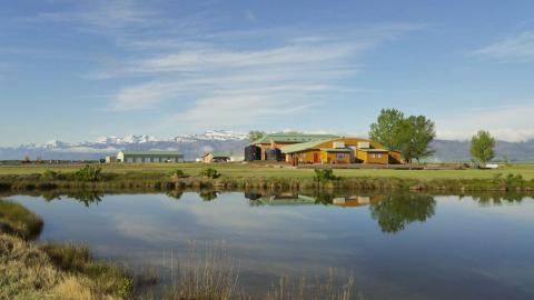 This Remote Hot Springs Lodge In Northern California Is Absolute Bliss