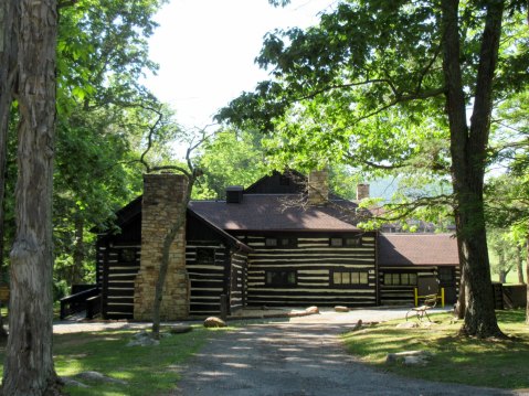 A Weekend Getaway At This West Virginia Lodge Is Unexpectedly Awesome