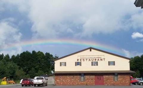 The Unsuspecting Truck Stop Near Pittsburgh Where You Can Pull Over And Have An Amazing Meal