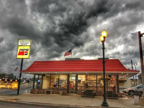 This Timeless 1950s Restaurant In Missouri Sells The Best Burgers In America