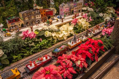 This Christmas Model Train Show In Wisconsin Will Delight Your Whole Family This Holiday Season