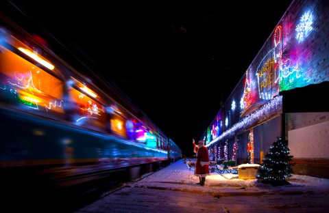 This Christmas Train In Massachusetts Will Take You To A Magical Holiday Town