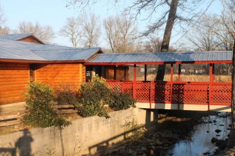 Eat Endless Fried Catfish At This Rustic Restaurant In Arkansas