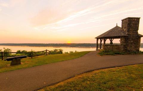 The Scenic Kentucky Road That Takes You Along America's Largest River