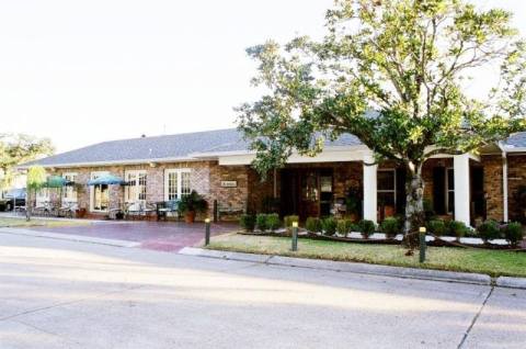 There's No Better Place For Pasta Than This Longtime Italian Restaurant Near New Orleans