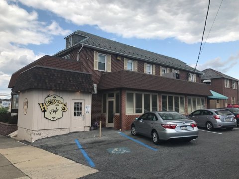 This Timeless 1970s Restaurant In Pennsylvania Sells The Best Burgers In America