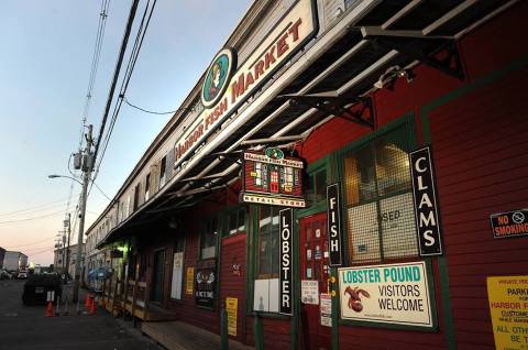 Get Yourself The Freshest Seafood Imaginable At This Hidden Fish Shop In Maine