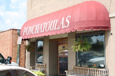 The History Behind This 22-Year-Old Restaurant In Louisiana Is Unexpectedly Awesome