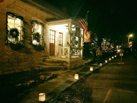 The Old Fashioned Christmas Walk In Missouri You'll Want To Experience This Season