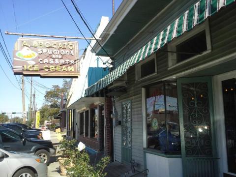 The Ice Cream Parlor In New Orleans That's So Worth Waiting In Line For