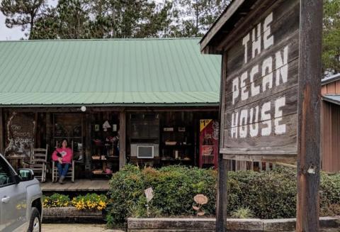 The Gigantic Candy Store In Mississippi You’ll Want To Visit Over And Over Again