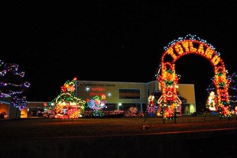 This Christmas Miracle Street Festival In New Mexico Is Not To Be Missed