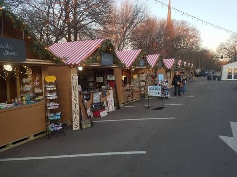 This Unbelievable Christmas Bazaar In Illinois Will Transport You To Christmases Past