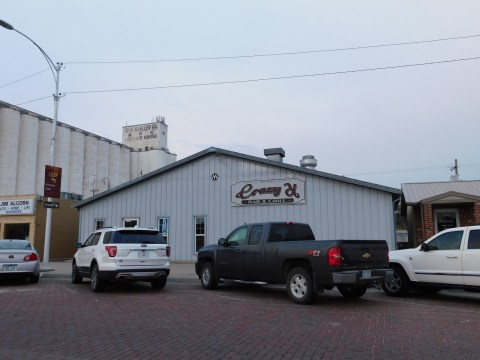 Everyone Loves The Burgers At This Unassuming Restaurant In Western Kansas