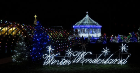 The Neighborhood Near Cleveland That Transforms Into A Winter Wonderland Each Christmas Season