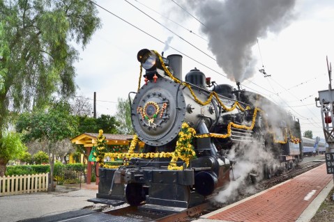 Watch The Southern California Countryside Whirl By On This Unforgettable Christmas Train