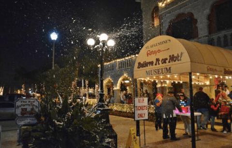 The Santa Trolley In Florida That's A Christmas Dream Come True