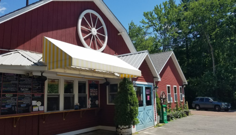 The Kitschy Roadside Restaurant In The U.S. That Has Something For Everyone