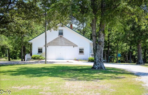 The Tiny Amish Town In South Carolina That's The Perfect Day Trip Destination