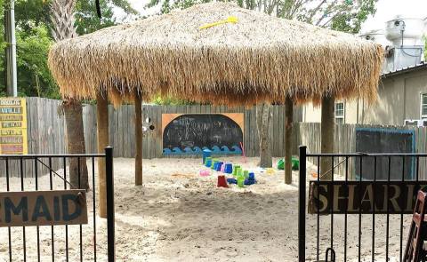 The Beach-Themed Restaurant In Louisiana Where It Feels Like Summer All Year Long