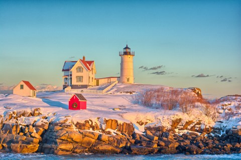 The 15 True Phases Of Surviving A Maine Winter