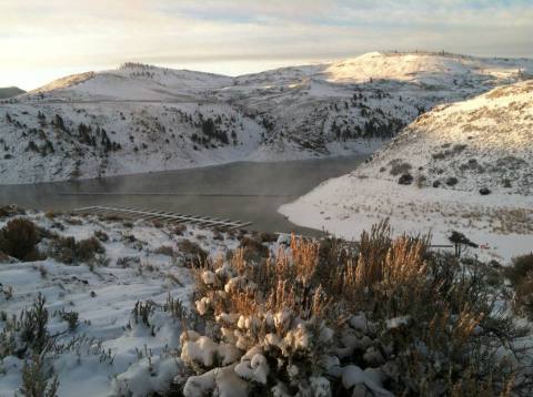 This Colorado Reservoir Manages To Become Even More Beautiful In The Winter