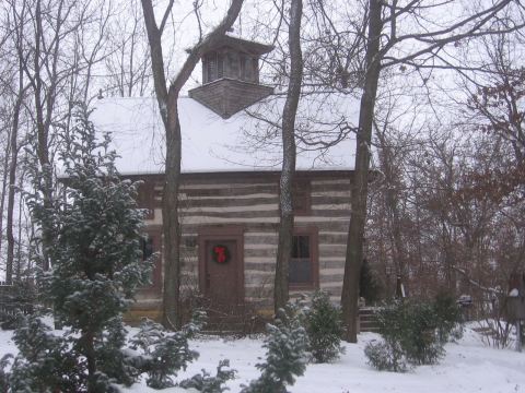 10 of the Coziest Wisconsin Cabins to Curl Up In This Winter