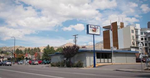 This Timeless 1950s Restaurant In Utah Sells The Best Burgers In America