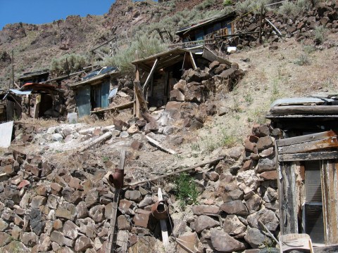 Most People Don't Know The Story Behind This Incredible Village Of Caves In Idaho