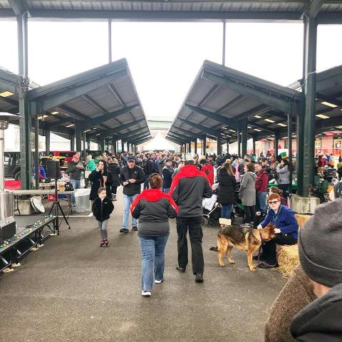 You Could Spend Hours At This Giant Outdoor Marketplace In West Virginia