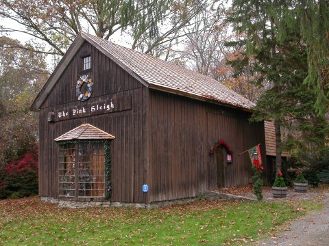 If You Love Decorating For The Holidays, You Must Check Out This Hidden Christmas Cabin In Connecticut