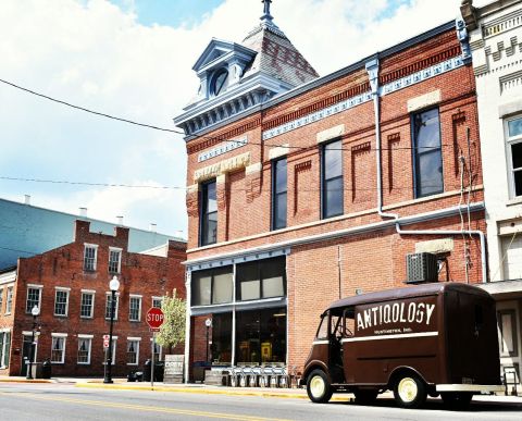 This Old-Fashioned Soda Shop And Antique Store In Indiana Is An All In One Vintage Experience