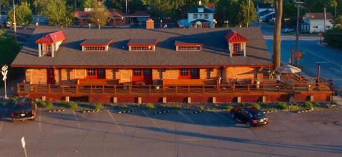 The Rooms At This Railroad-Themed Bed & Breakfast In Indiana Are Actual Box Cars