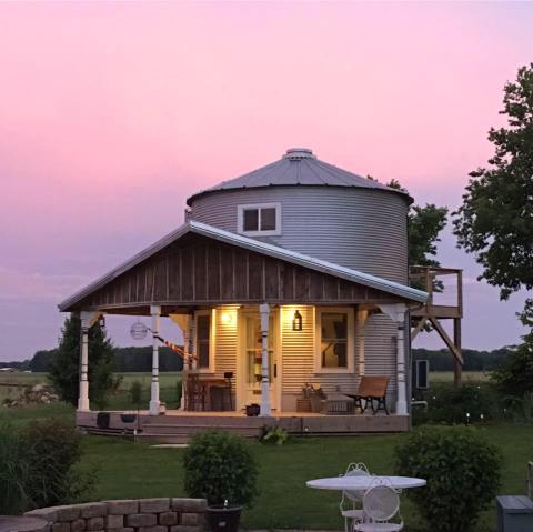 This Grain Bin Bed & Breakfast In Illinois Is The Ultimate Countryside Getaway