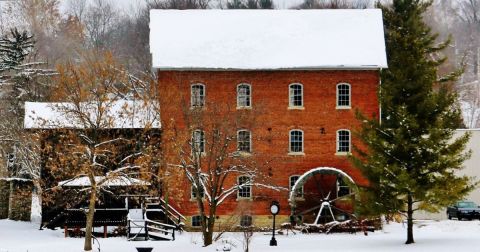 12 Places In Iowa That Transform Into Stunning Winter Wonderlands Each Year