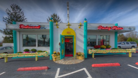 This Gigantic Breakfast In West Virginia Is So Huge, It's Served On A Fresh Garbage Can Lid